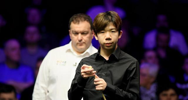 他以流畅的 他以流畅的