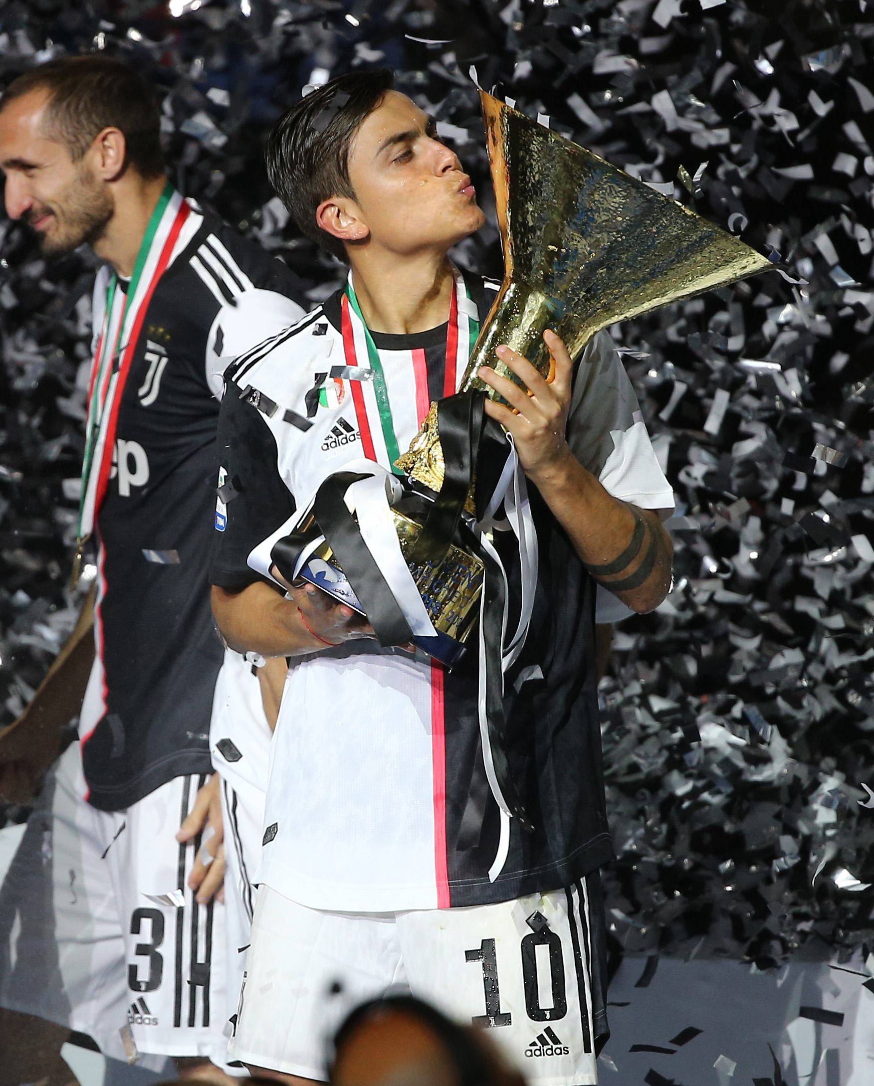 副露偏同色 副露偏同色