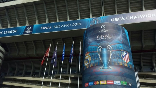 把对手迫入 把对手迫入