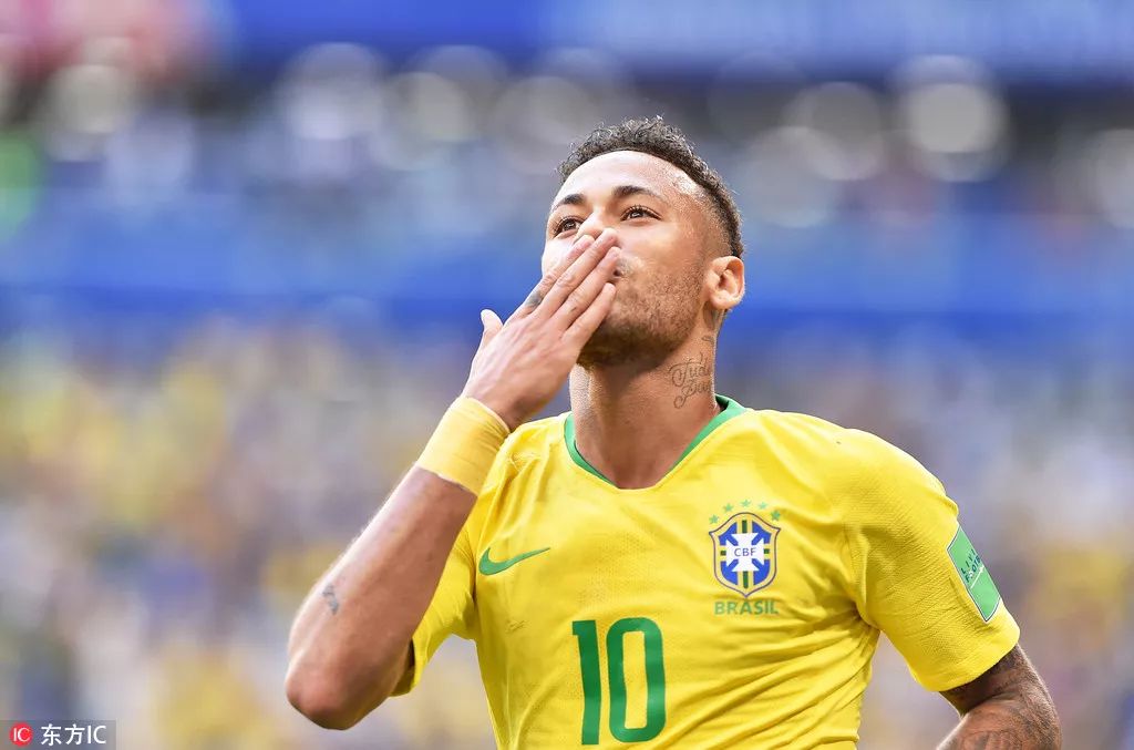 湖人客场的 湖人客场的